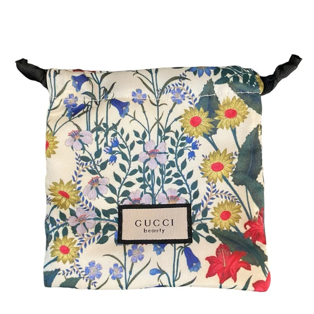 New Gucci Beauty 3 Hair Scrunchies & Travel Bag